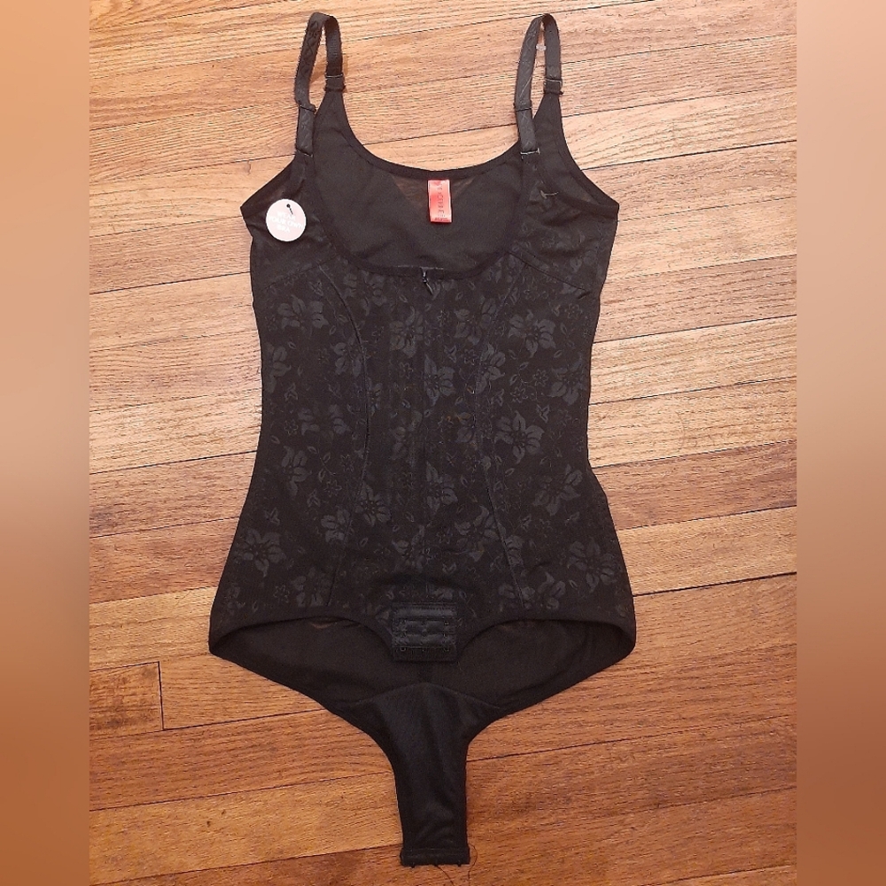 RE DEFINE shapewear